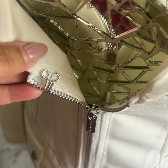 Maniere De Voir White Blazer Dress with Chain Accent 8 - Picture 4 of 15